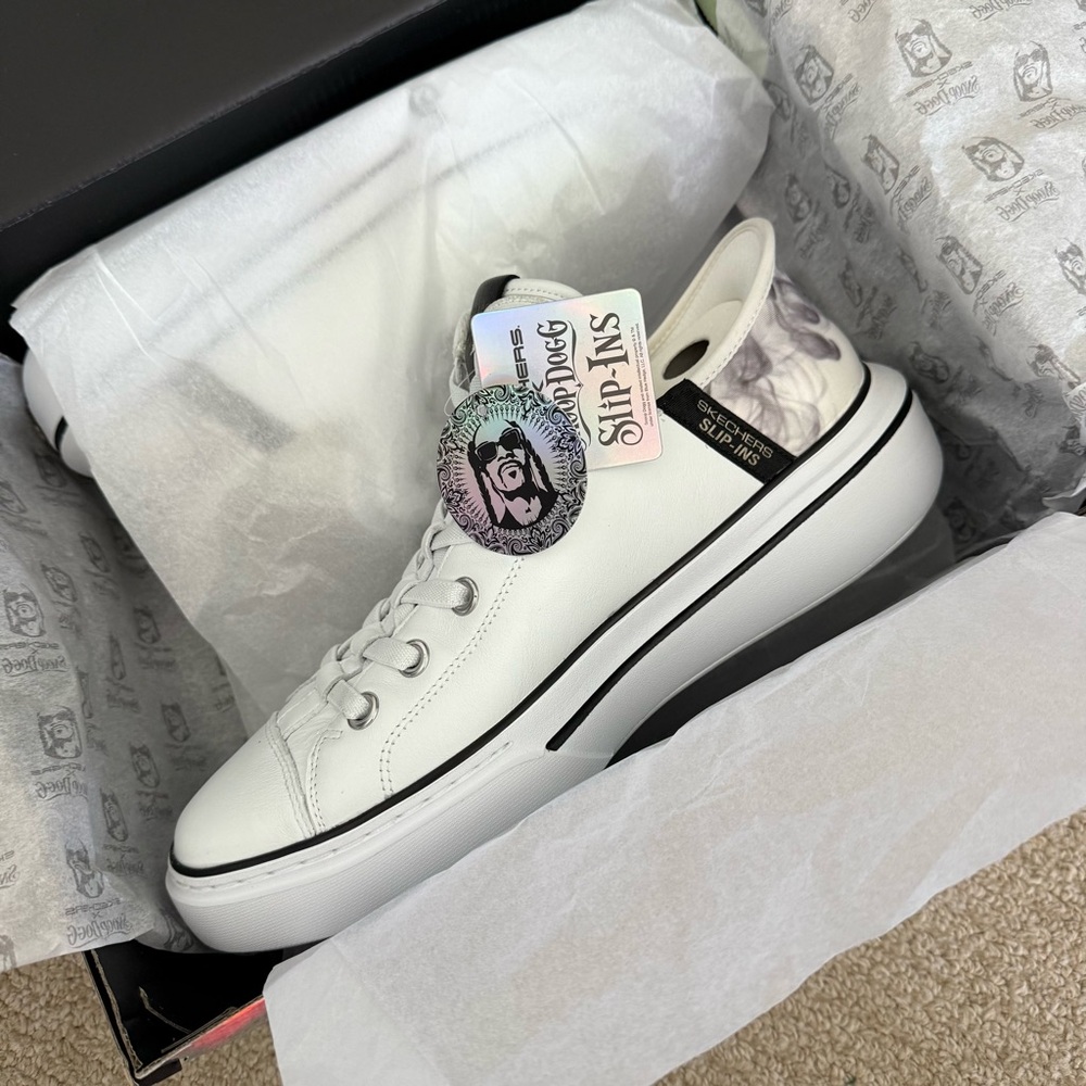 Sketchers x Snoop Dogg White High-Top (M 8) Slip-Ins Sneakers (Smoke Design)